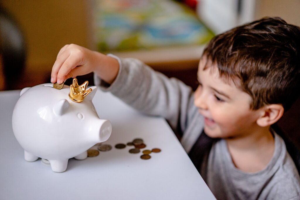 Finanz-Fit von Klein auf: Wie Eltern die finanzielle Bildung ihrer Kinder fördern können auf geldsparblogger.de